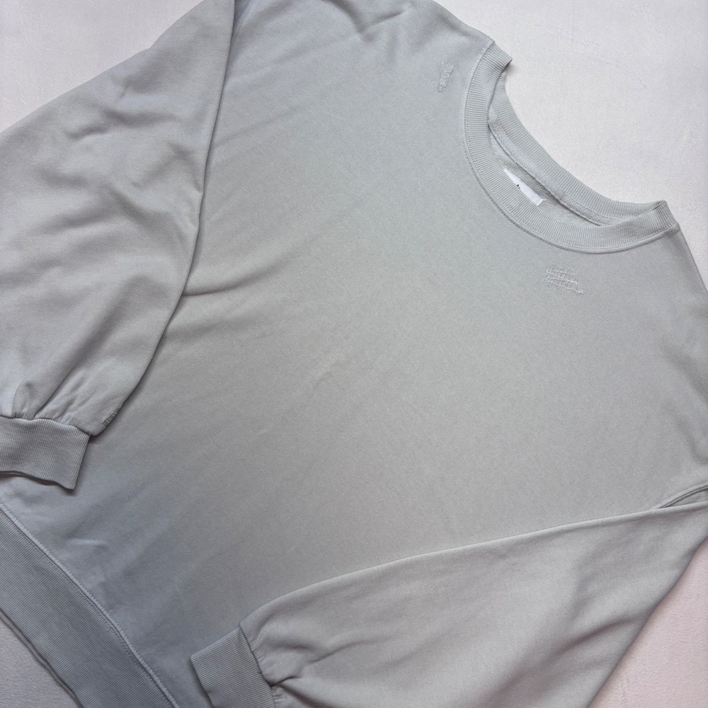 True Craft Women's 1X Gray Distressed Crewneck Sweatshirt Long Sleeve Pullover